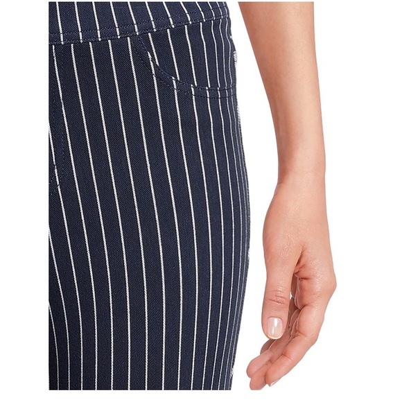 Pinstripe Capri 💙Jegging Navy Med - Picture 2 of 7